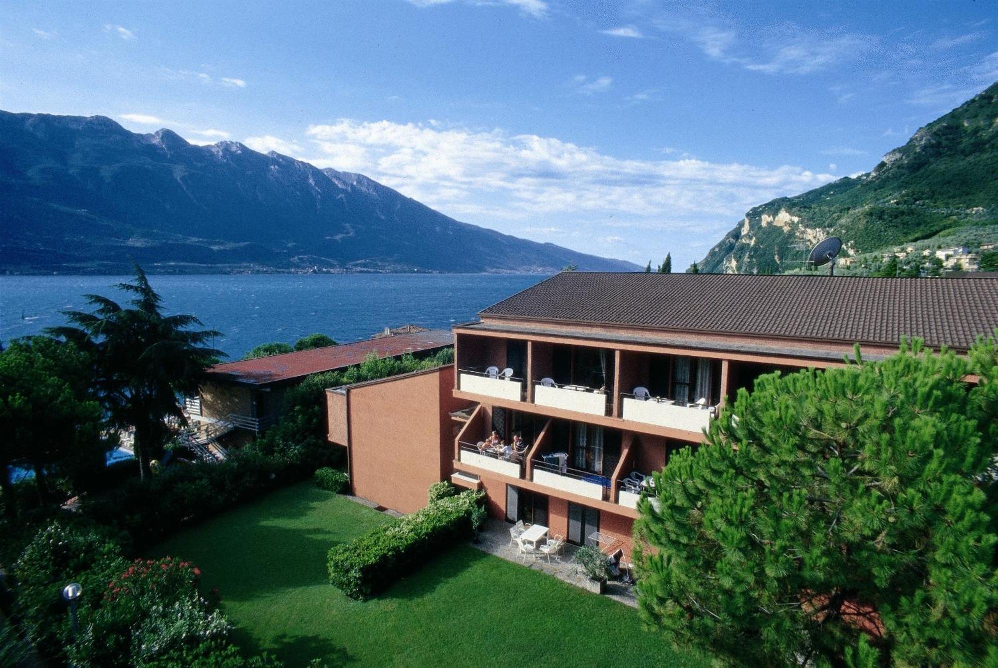 Residence San Luigi 리몬네술가르다 외부 사진